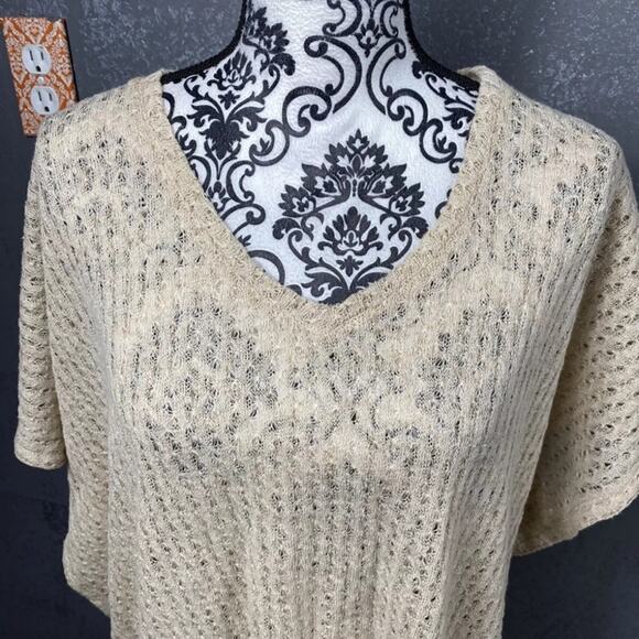 HelloNite natural chunky knit semi sheer oversized boxy split back top. size S - Picture 2 of 10